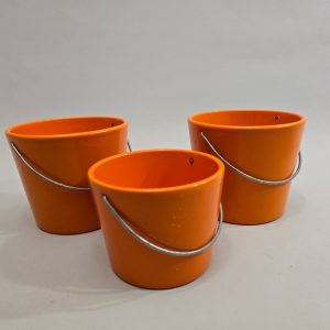 Lys upp ditt utrymme med våra färgglada krukor - Perfekta för alla växter!
