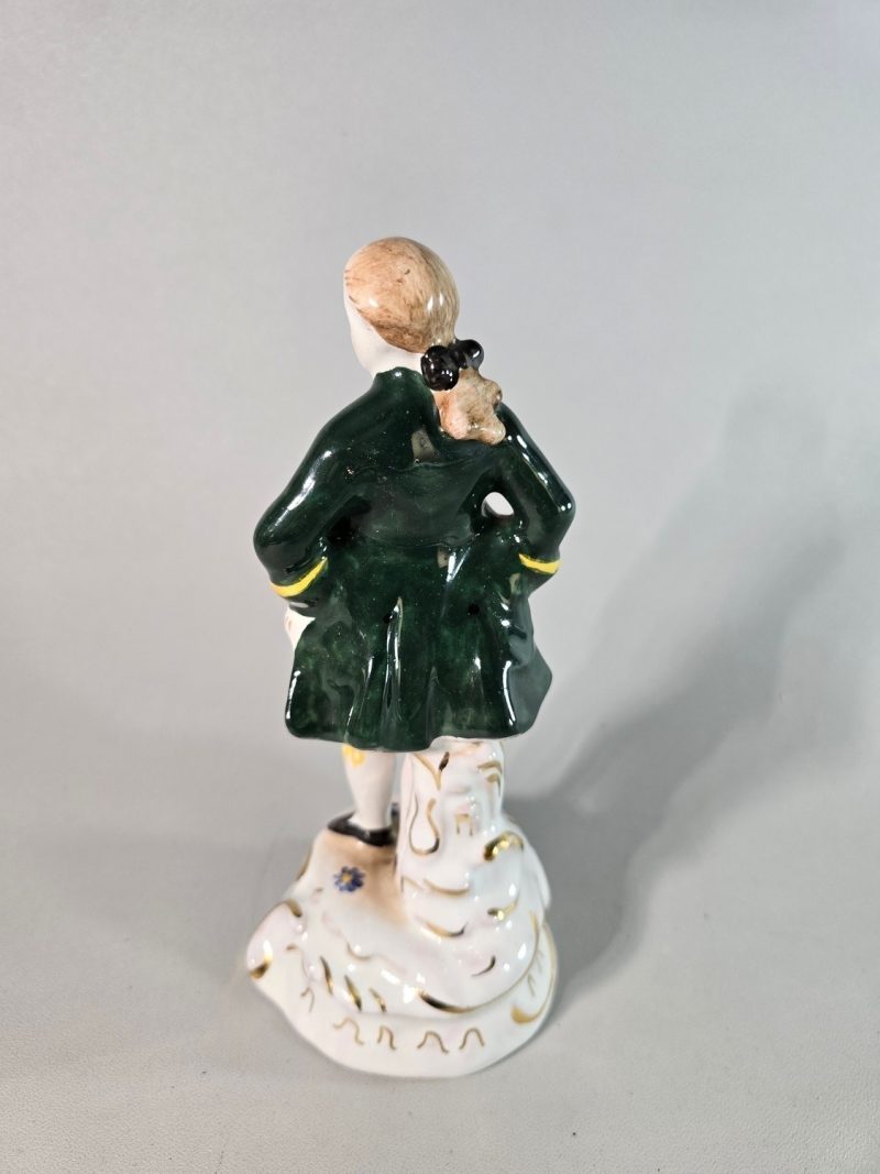 Elegant Tysk Figurin - En Samlares Dröm!