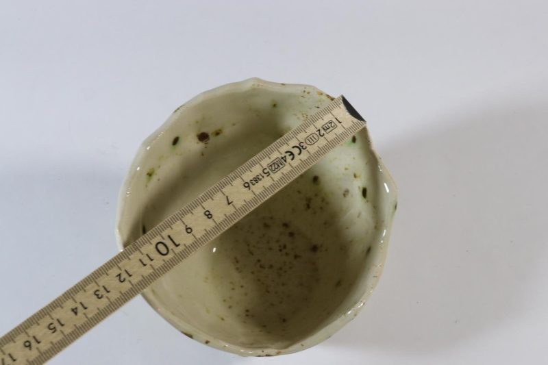Liten handgjord kruka, "AD -06"
