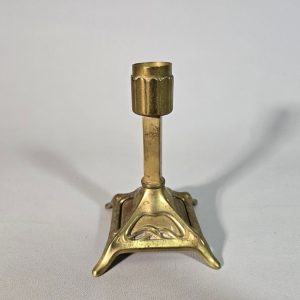 LJUSSTAKE, mässing, Lejonhuvud på foten, 13cm hög