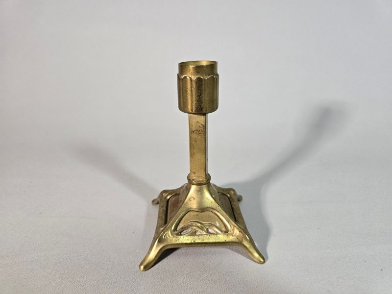 LJUSSTAKE, mässing, Lejonhuvud på foten, 13cm hög