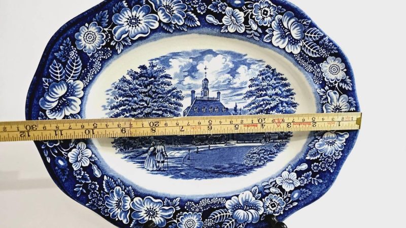 SERVERINGSFAT, Staffordshire Governors house Williamsburg, Liberty Blue, Porslin