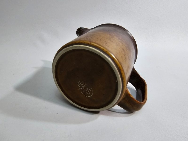 Kanna, Arabia, "Ruska", Glaserad stengods, Designer: Ulla Procopé