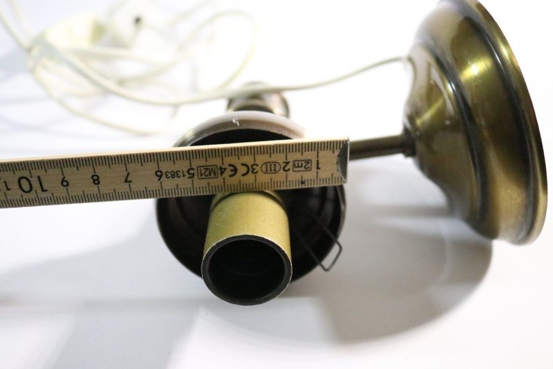 Vintage vägglampa i mässing – Charmig antik stil för klassisk inredning