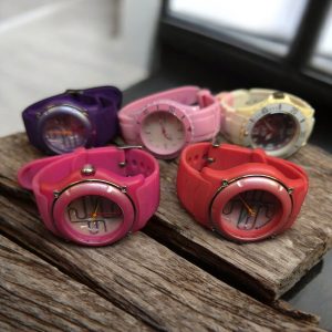 Färgglada klockor från Ice-Watch och andra märken – Ett set för samlaren!