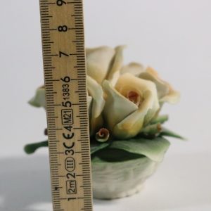 Capodimonte blomsterarrangemang – handgjord italiensk elegans