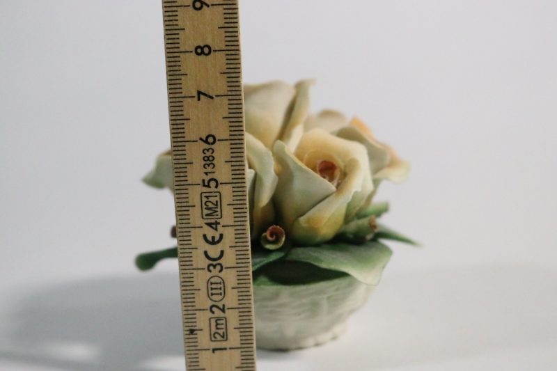 Capodimonte blomsterarrangemang – handgjord italiensk elegans