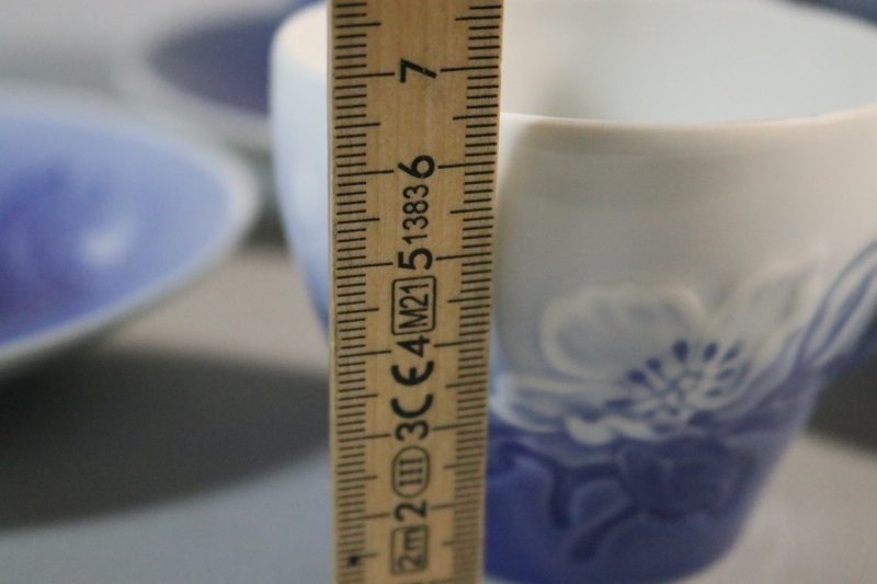 KAFFEKOPPAR MED FAT, 7 delar, porslin, "Julrosen", Bing & Gröndahl
