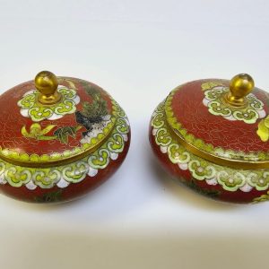 Elegant kinesiskt par cloisonné-skålar – ett konstnärligt mästerverk