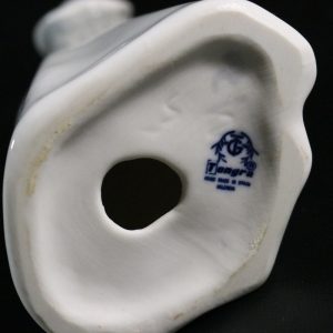 Tengra Porslin Figurin "Flickan med duvan" Valencia Spanien - 24cm