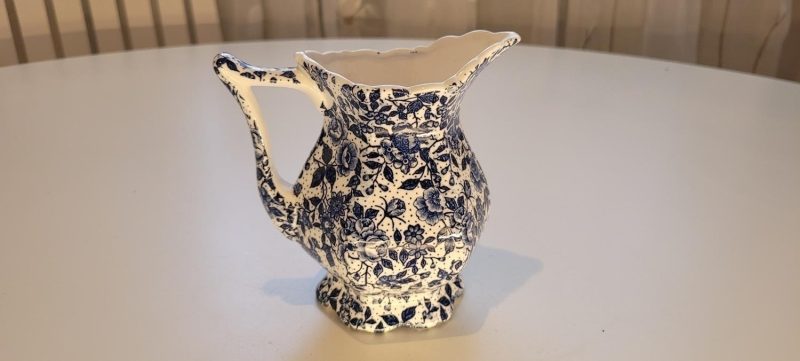 Vintage Enesco japansk vit och blå blomkanna