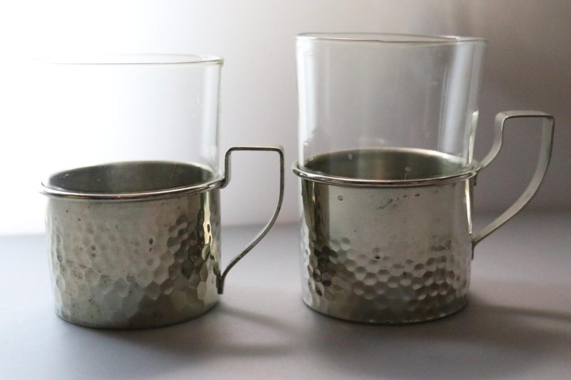 2st teglas, glas och metall