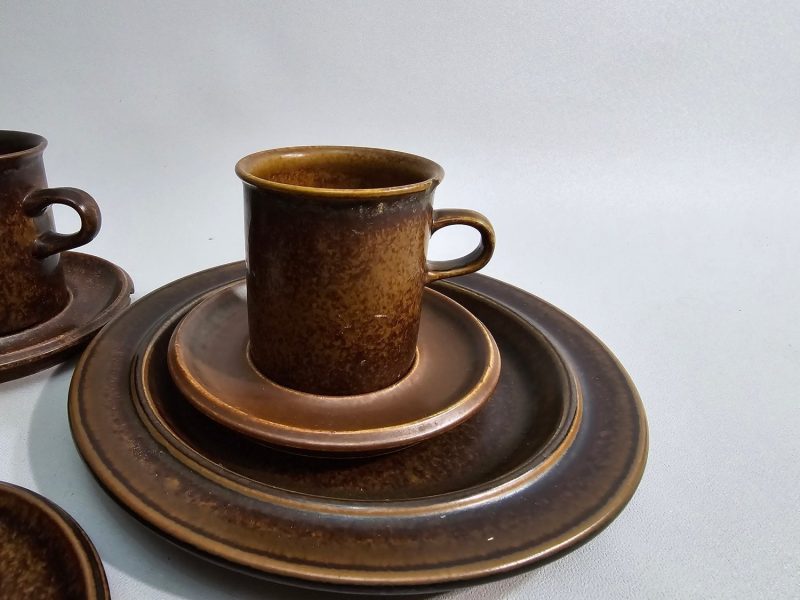 Servisdelar, Arabia, "Ruska", Glaserad stengods, Designer: Ulla Procopé