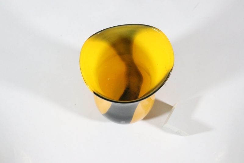 HELEN TAPPER. VAS i glas, Johansfors, signerad - 25cm