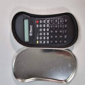 Miniräknare i plåtask