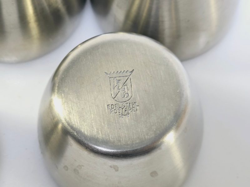 Elegant set av 5 rostfria äggkoppar – tidlös design!