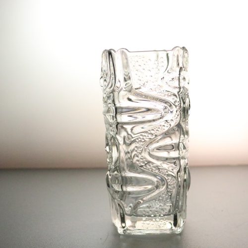 Texturerad Glasvas – 17 cm Hög, Skulptural Design