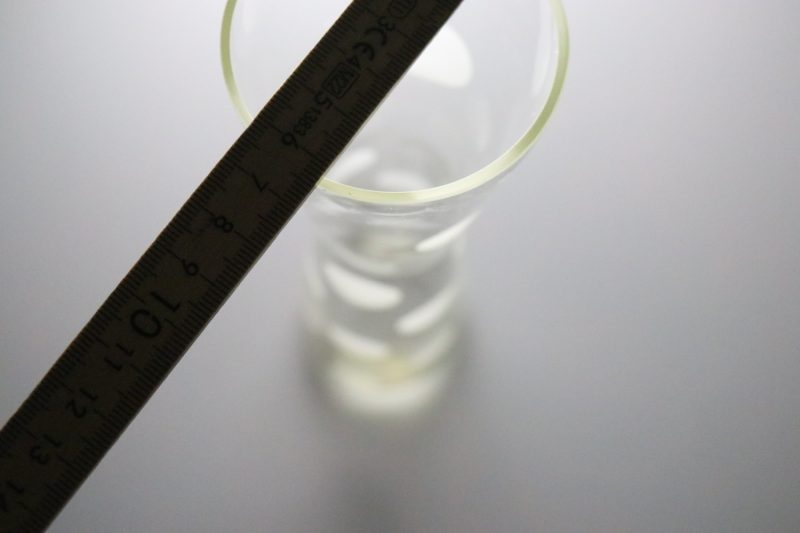 Vas i glas med etsade prickar - 37cm hög D=6,5cm