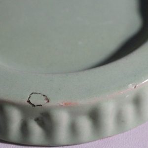 Retro Askkopp i Ljusgrön Keramik – Charmigt Vintagefynd