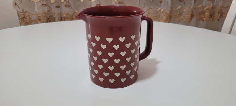 Kanna, Retro bringade. Emsa. Röd med vita hjärtan. 15 cm W.Germany