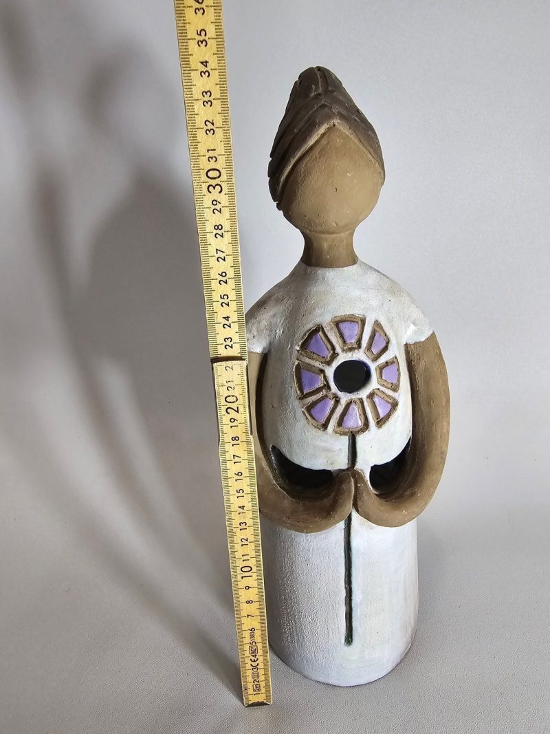 Dam figurin Elbogen, signerad EJ; Höjd 34cm