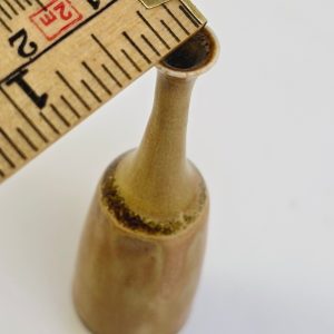 Elegant miniatyrvas från Höganäs – Svensk keramik i tidlös design