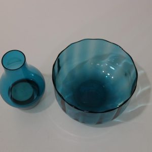 Skål och lykta i blått glas, Älghults glasbruk