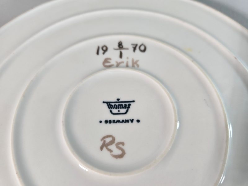 Vackert Handmålat Fat med Fågelmotiv