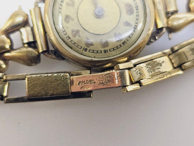 Elegant Vintage Damklocka i Guldplätering – Tidlös Charm