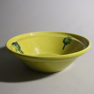 Skål i Gult med Gröna Dekorationer – 27 cm Diameter