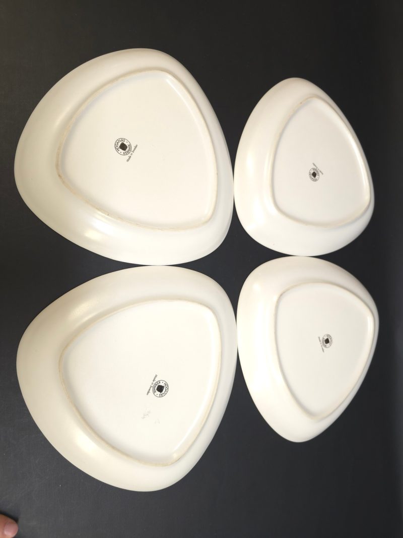 Elegant design – Höganäs keramik, 4 tallrikar med modern formgivning