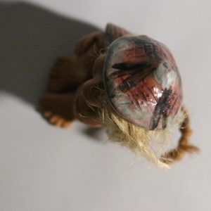 Handgjord Figur – Charmig Trollflicka, 13 cm