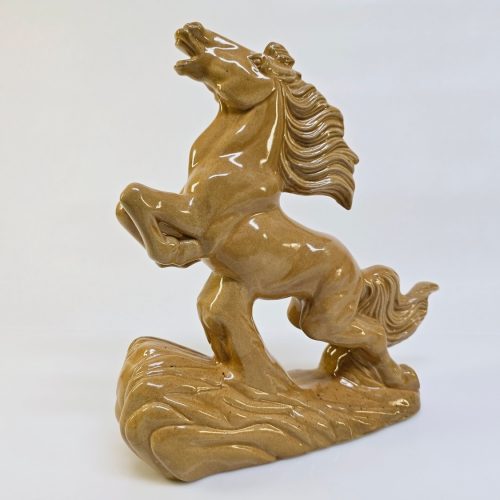 Imponerande Hästfigur i Keramik – Ståtlig och Elegant