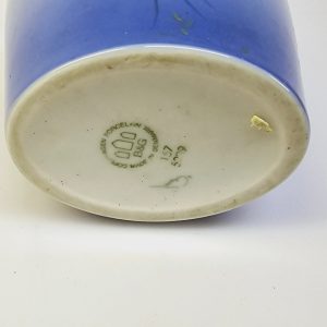 Elegant B&G Danmark-vas – Skandinavisk design med liljekonvaljmotiv