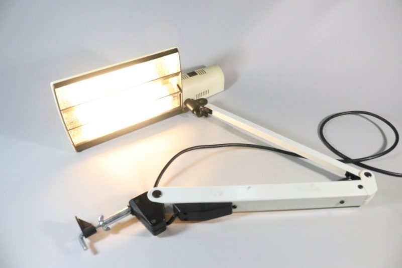 SKRIVBORDSLAMPA, metall och plast, LEDU Type 618