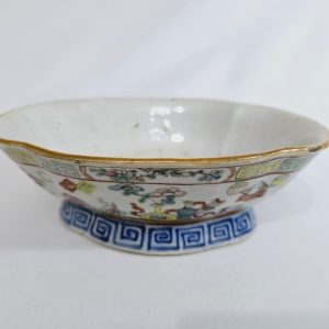 SKÅLFAT, Kina, porslin, 1800-tal, Tung Chih, höjd 7 cm, längd 20 cm