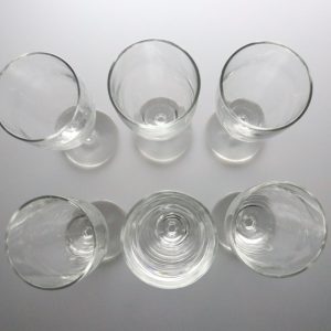 Eleganta Champagneglas – Stilren Design för Alla Tillfällen
