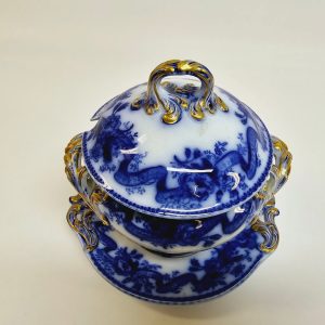 Blåvit soppskål från Wedgwood - En elegant klassiker med gyllene detaljer