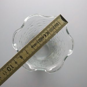 Vintage Anchor Hocking Heart Vas av klart glas, bågad brätte, stenig glasvas