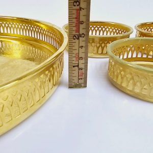 Elegant serveringsset med bricka och underlägg