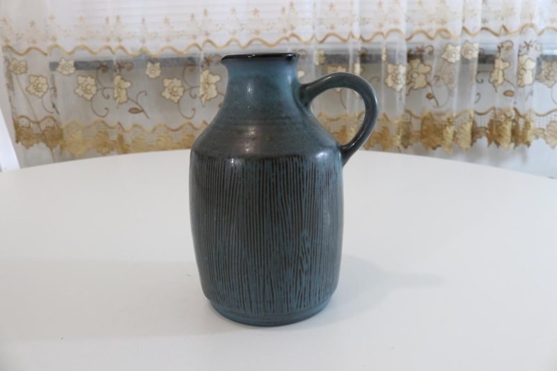 Kärl med hänkel, troligen Germany, H 19cm