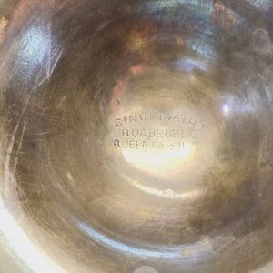Elegant Vintage Metallskål från Queen City Silver Co. – En Sällsynt Samlarpärla