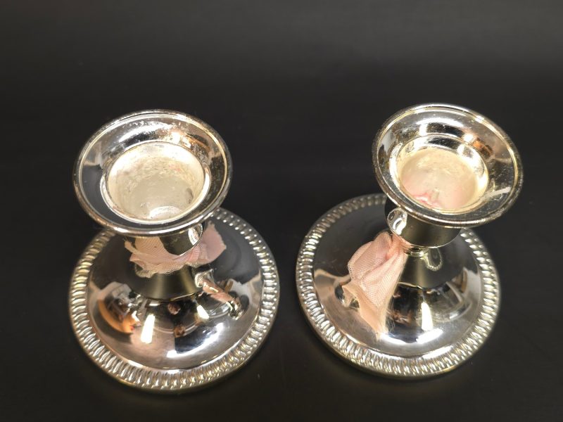 Eleganta Ljusstakar i Silver – Tidlös Skönhet för Hemmet