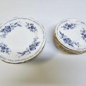 Elegant set i finaste benporslin från Royal Tuscan - Klassisk brittisk charm