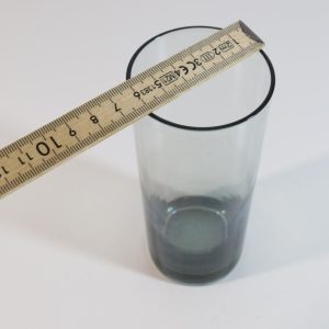 Drickglas i färgad glas, 15cm
