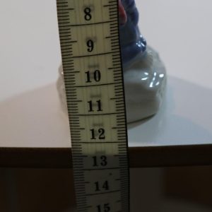 Porslinfigur, barn med kattunge - 12cm