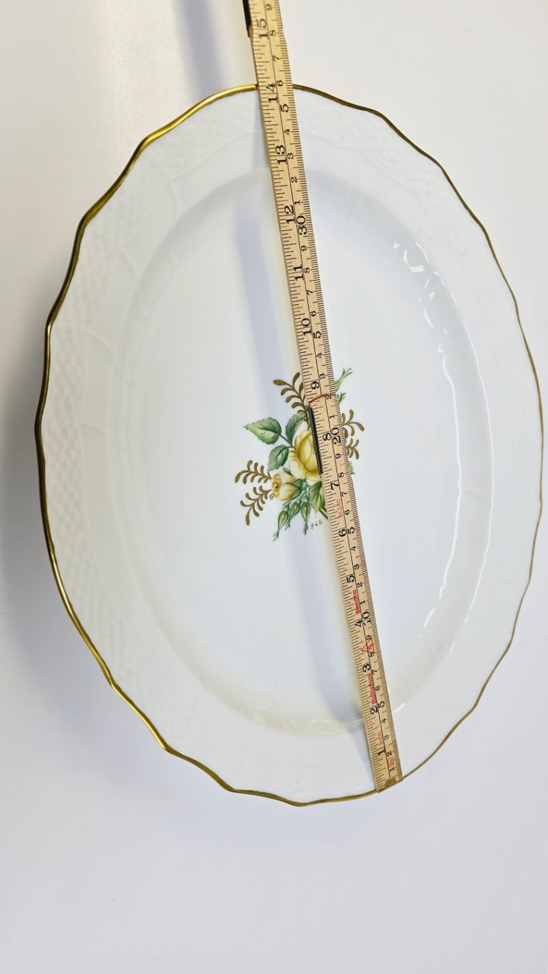 Elegant serveringsfat från Royal Copenhagen