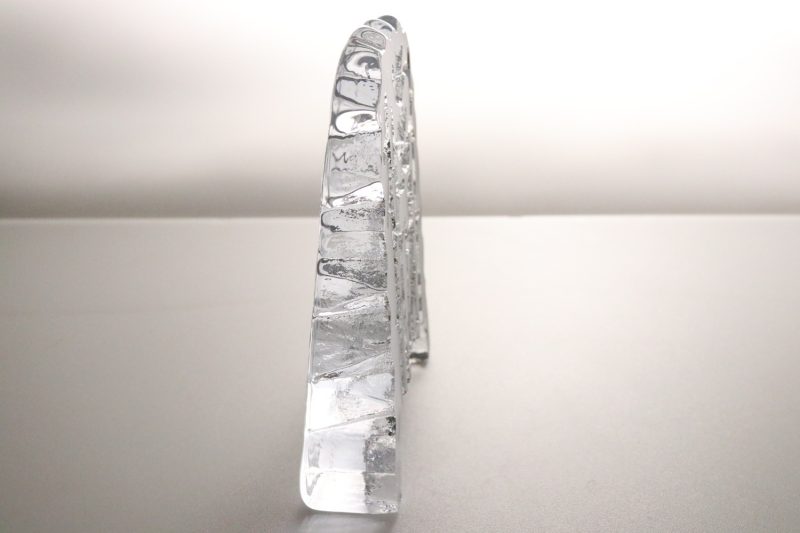 Glasskulptur “Snapphanen” av Thore Brogårdh