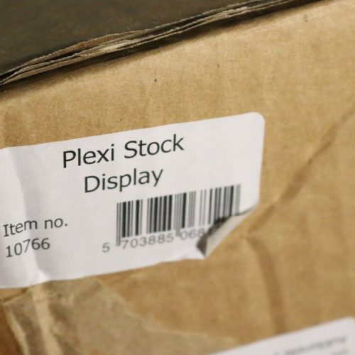 Elegant Plexiglasdisplay för Exponering av Varor – Stilrent och Funktionellt!
