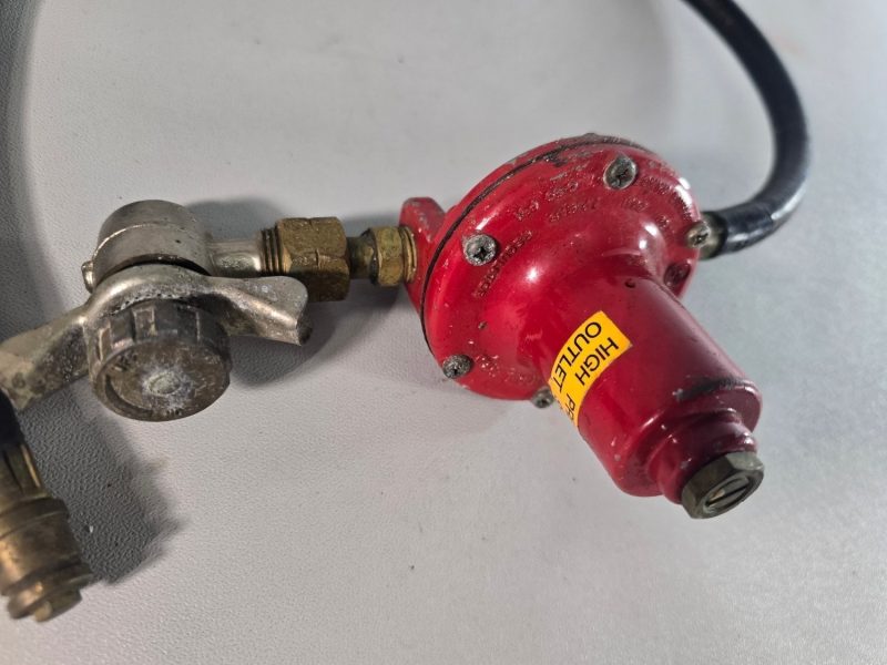Gasolregulator 2 bar - säljs i befintligt skick